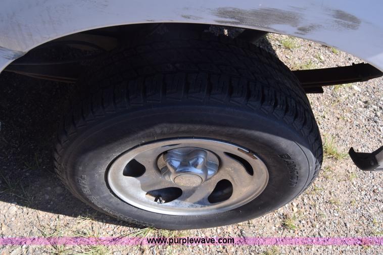 image for item K2921 1997 Ford F150 pickup truck