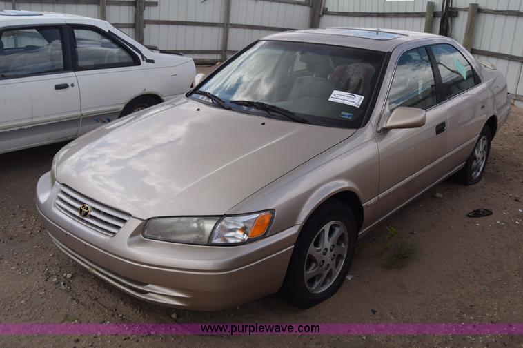 image for item K2936 1997 Toyota Camry
