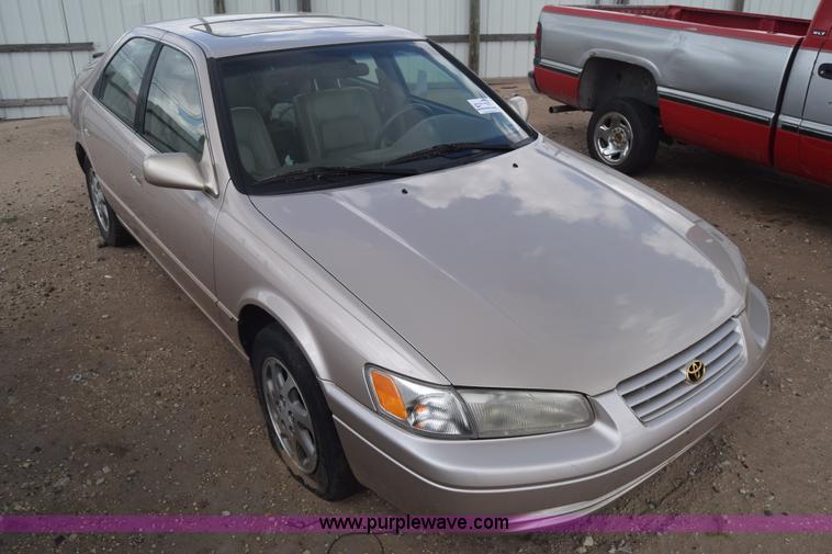 image for item K2936 1997 Toyota Camry
