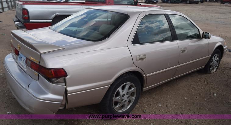 image for item K2936 1997 Toyota Camry