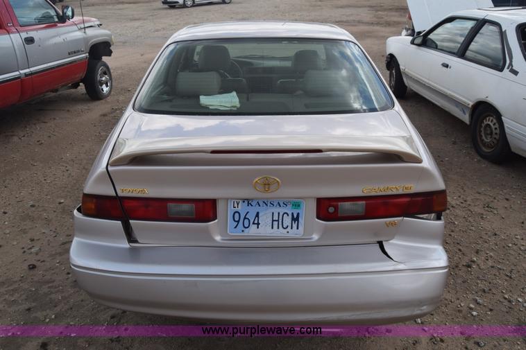 image for item K2936 1997 Toyota Camry