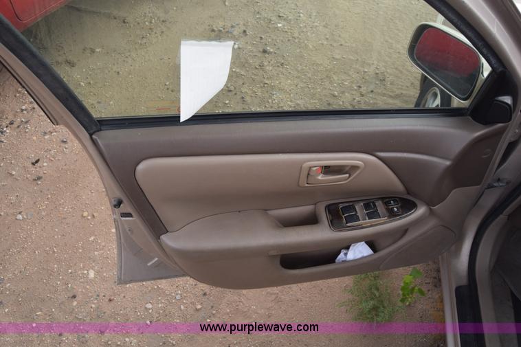 image for item K2936 1997 Toyota Camry