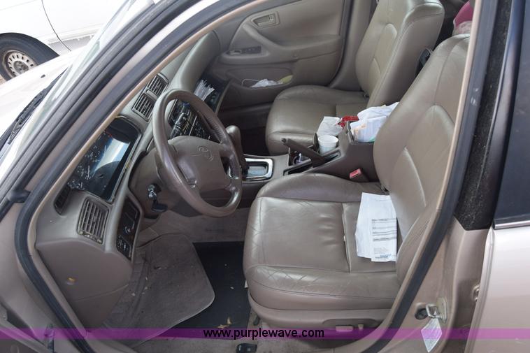 image for item K2936 1997 Toyota Camry