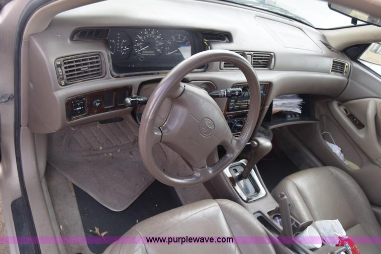 image for item K2936 1997 Toyota Camry