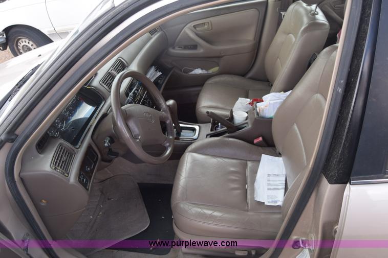 image for item K2936 1997 Toyota Camry