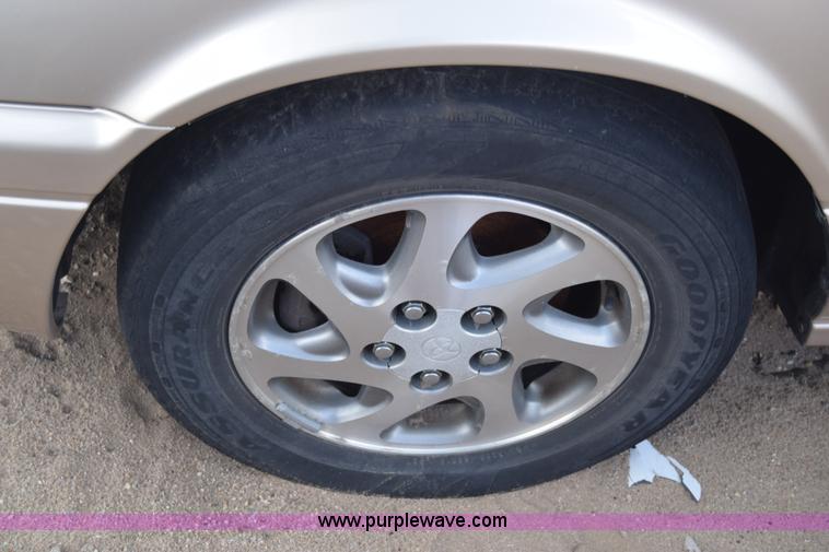 image for item K2936 1997 Toyota Camry