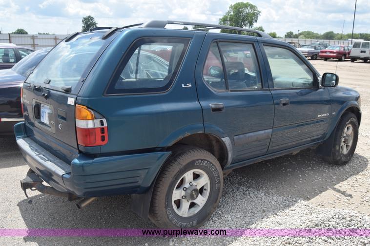 image for item K2940 1999 Isuzu Rodeo SUV