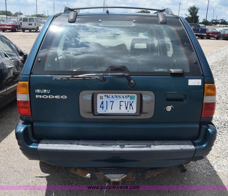 image for item K2940 1999 Isuzu Rodeo SUV