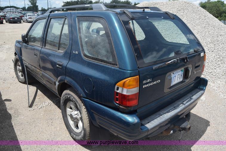 image for item K2940 1999 Isuzu Rodeo SUV