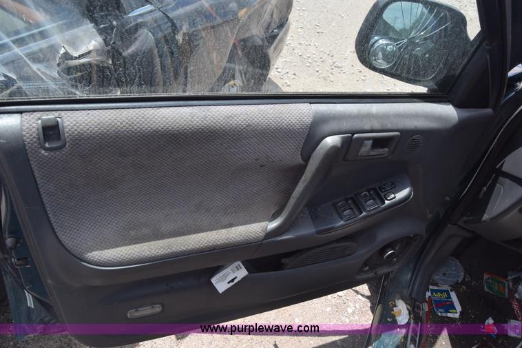 image for item K2940 1999 Isuzu Rodeo SUV