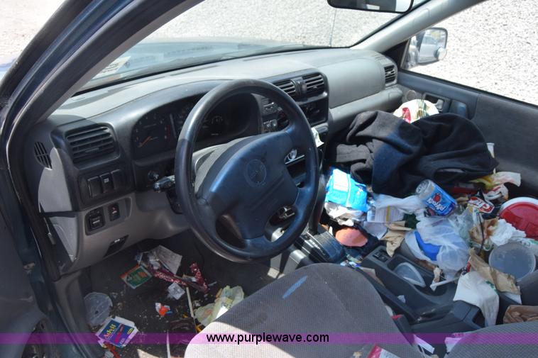 image for item K2940 1999 Isuzu Rodeo SUV