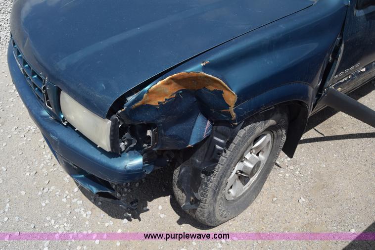 image for item K2940 1999 Isuzu Rodeo SUV