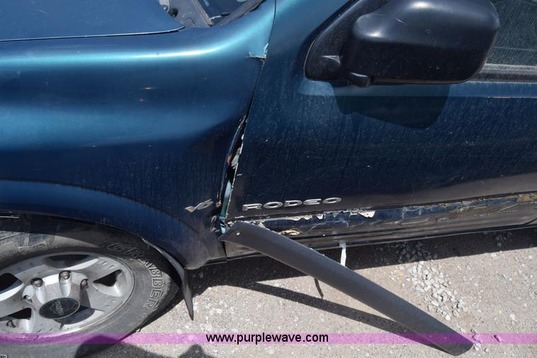 image for item K2940 1999 Isuzu Rodeo SUV