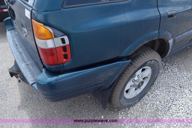 image for item K2940 1999 Isuzu Rodeo SUV