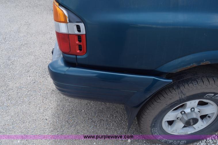 image for item K2940 1999 Isuzu Rodeo SUV