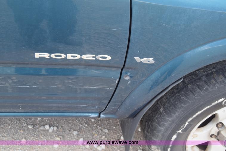 image for item K2940 1999 Isuzu Rodeo SUV