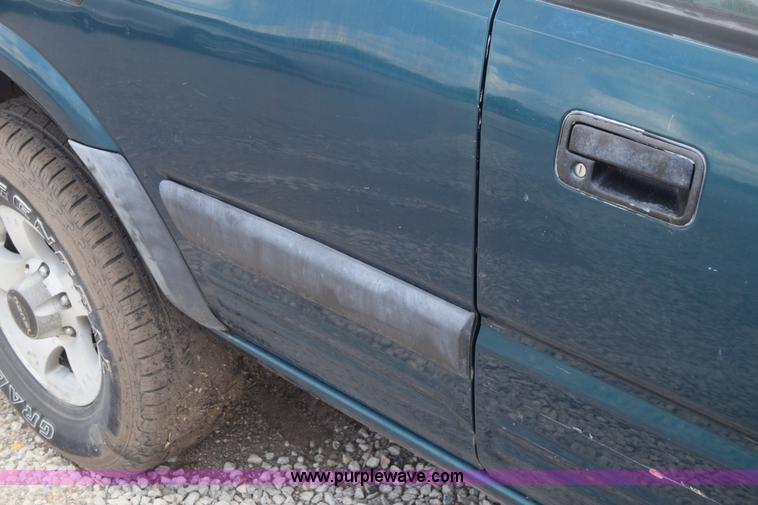 image for item K2940 1999 Isuzu Rodeo SUV