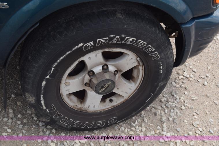 image for item K2940 1999 Isuzu Rodeo SUV