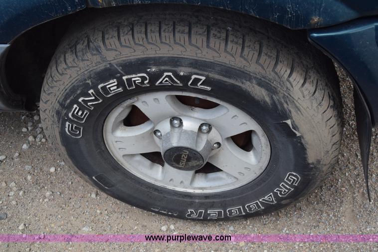 image for item K2940 1999 Isuzu Rodeo SUV