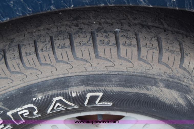 image for item K2940 1999 Isuzu Rodeo SUV