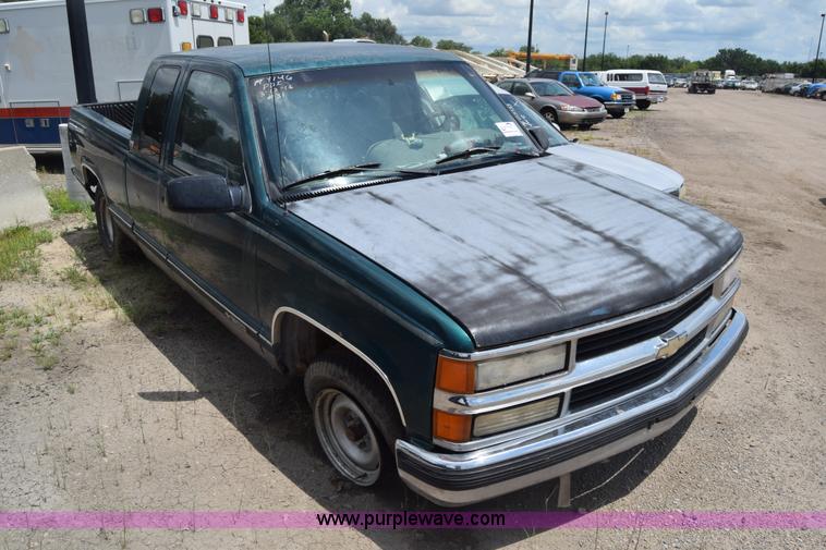 image for item K2945 1995 Chevrolet 1500 pickup truck