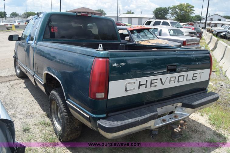 image for item K2945 1995 Chevrolet 1500 pickup truck