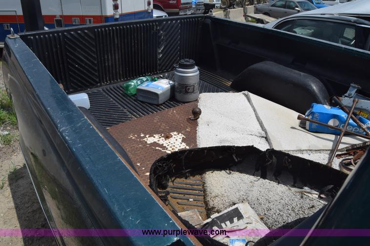 image for item K2945 1995 Chevrolet 1500 pickup truck