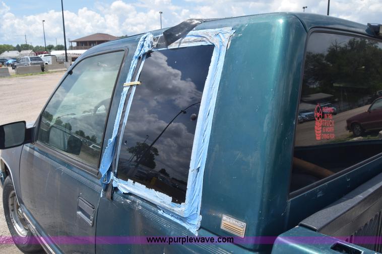 image for item K2945 1995 Chevrolet 1500 pickup truck