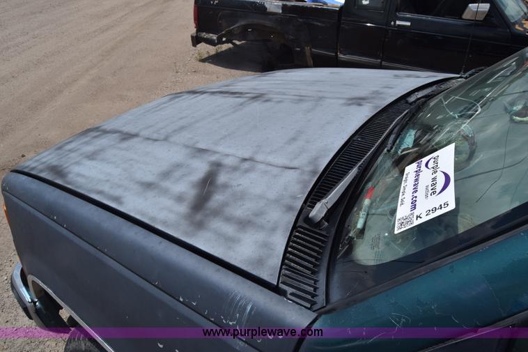 image for item K2945 1995 Chevrolet 1500 pickup truck