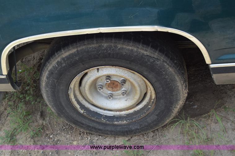 image for item K2945 1995 Chevrolet 1500 pickup truck