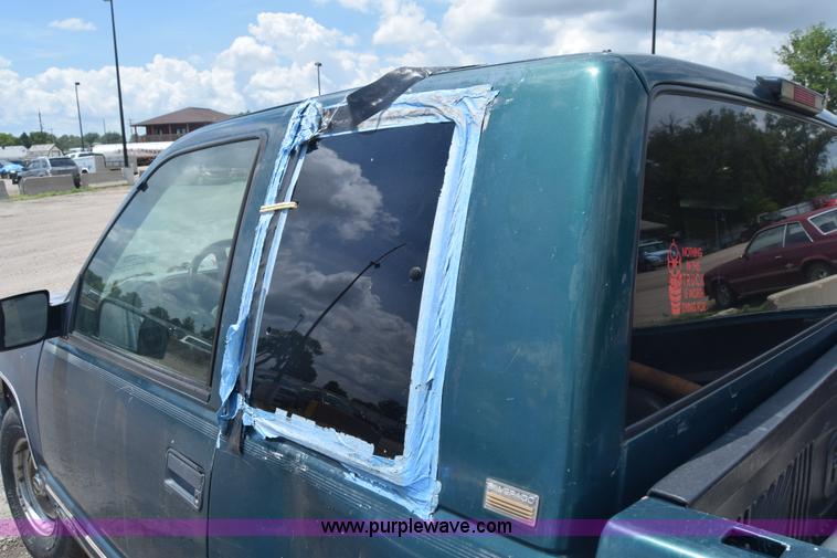 image for item K2945 1995 Chevrolet 1500 pickup truck