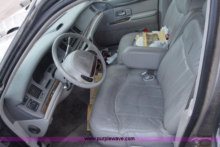 image for item K2946 1996 Lincoln Town Car