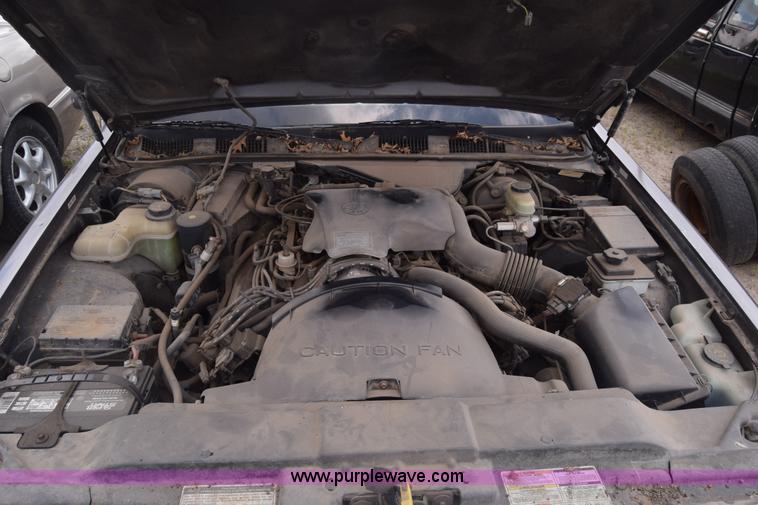 image for item K2946 1996 Lincoln Town Car