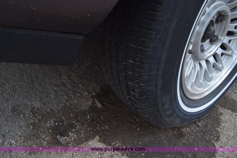 image for item K2946 1996 Lincoln Town Car