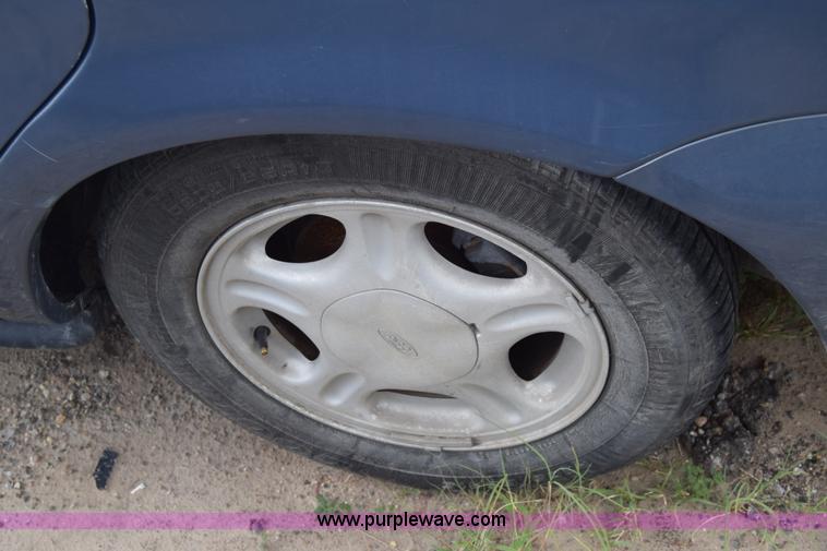 image for item K2956 1999 Ford Taurus