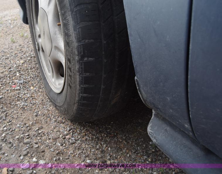 image for item K2956 1999 Ford Taurus