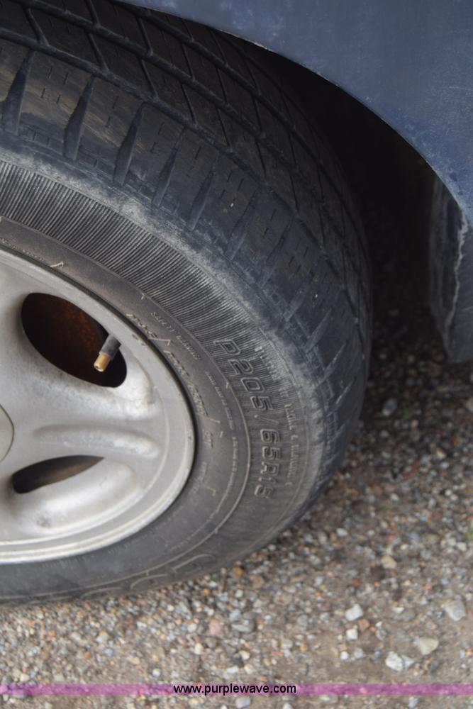 image for item K2956 1999 Ford Taurus