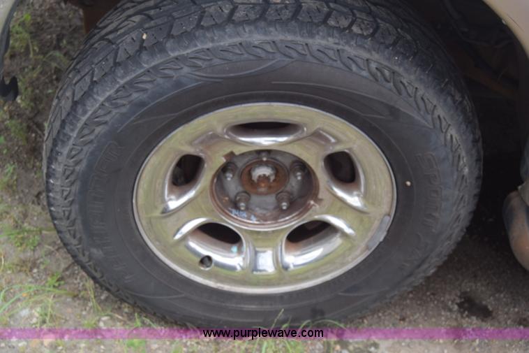 image for item K2957 1997 Ford Expedition SUV