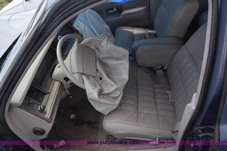 image for item K2962 1992 Lincoln Town Car Executive