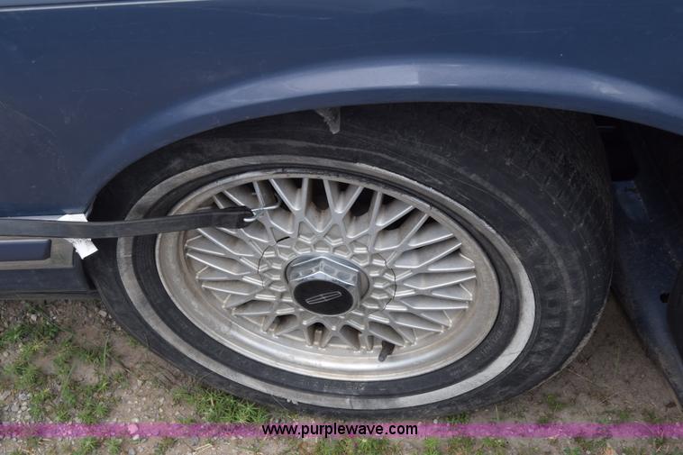 image for item K2962 1992 Lincoln Town Car Executive