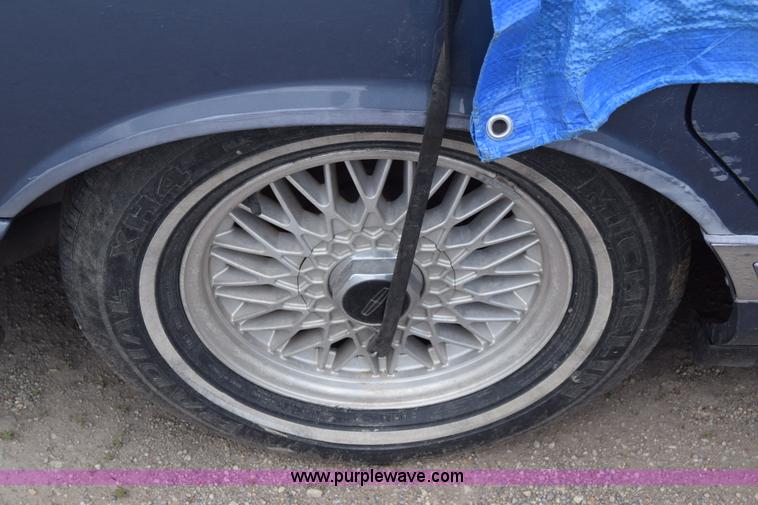 image for item K2962 1992 Lincoln Town Car Executive