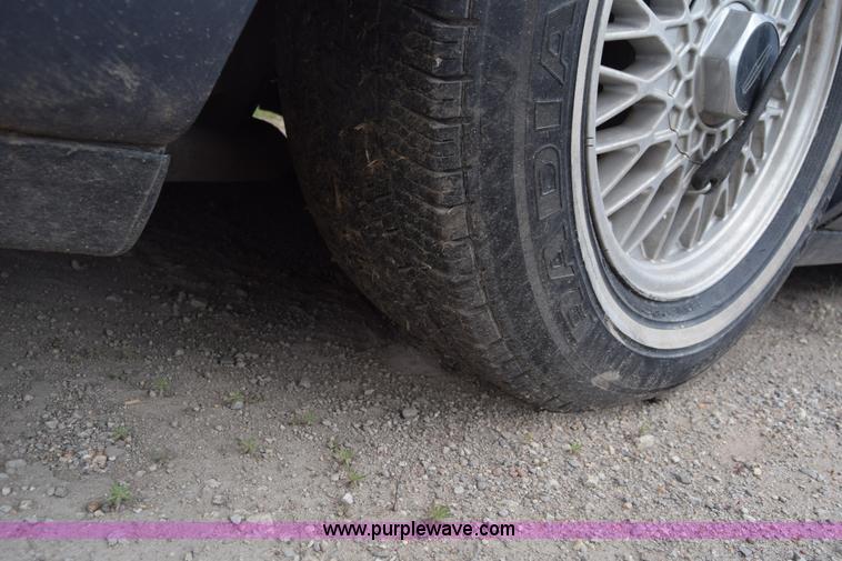 image for item K2962 1992 Lincoln Town Car Executive