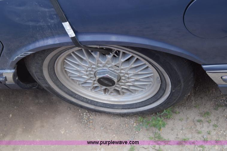 image for item K2962 1992 Lincoln Town Car Executive