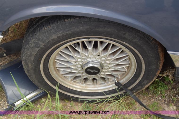 image for item K2962 1992 Lincoln Town Car Executive