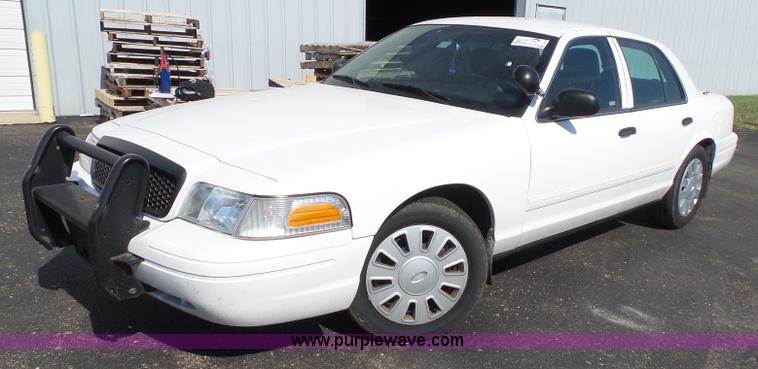 image for item J4013 2009 Ford Crown Victoria Police Interceptor