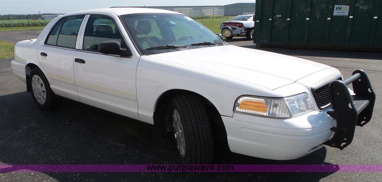 image for item J4013 2009 Ford Crown Victoria Police Interceptor