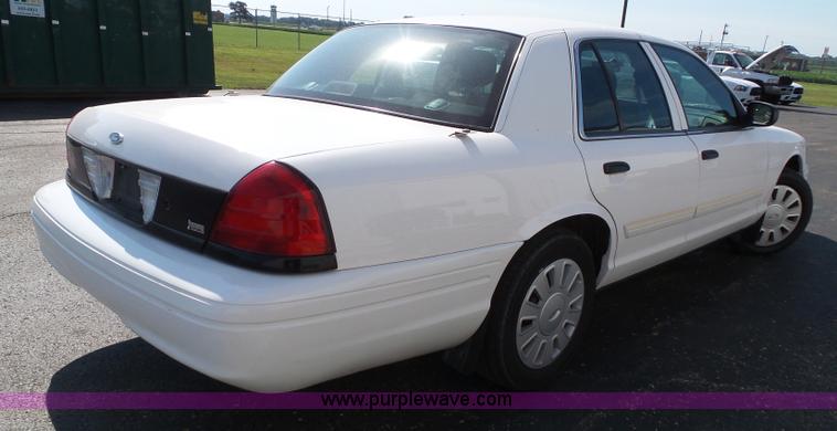 image for item J4013 2009 Ford Crown Victoria Police Interceptor