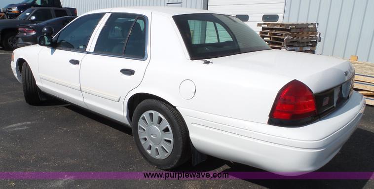 image for item J4013 2009 Ford Crown Victoria Police Interceptor