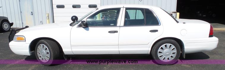 image for item J4013 2009 Ford Crown Victoria Police Interceptor