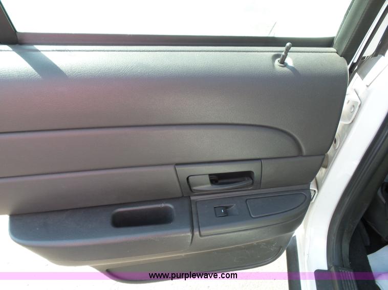 image for item J4013 2009 Ford Crown Victoria Police Interceptor